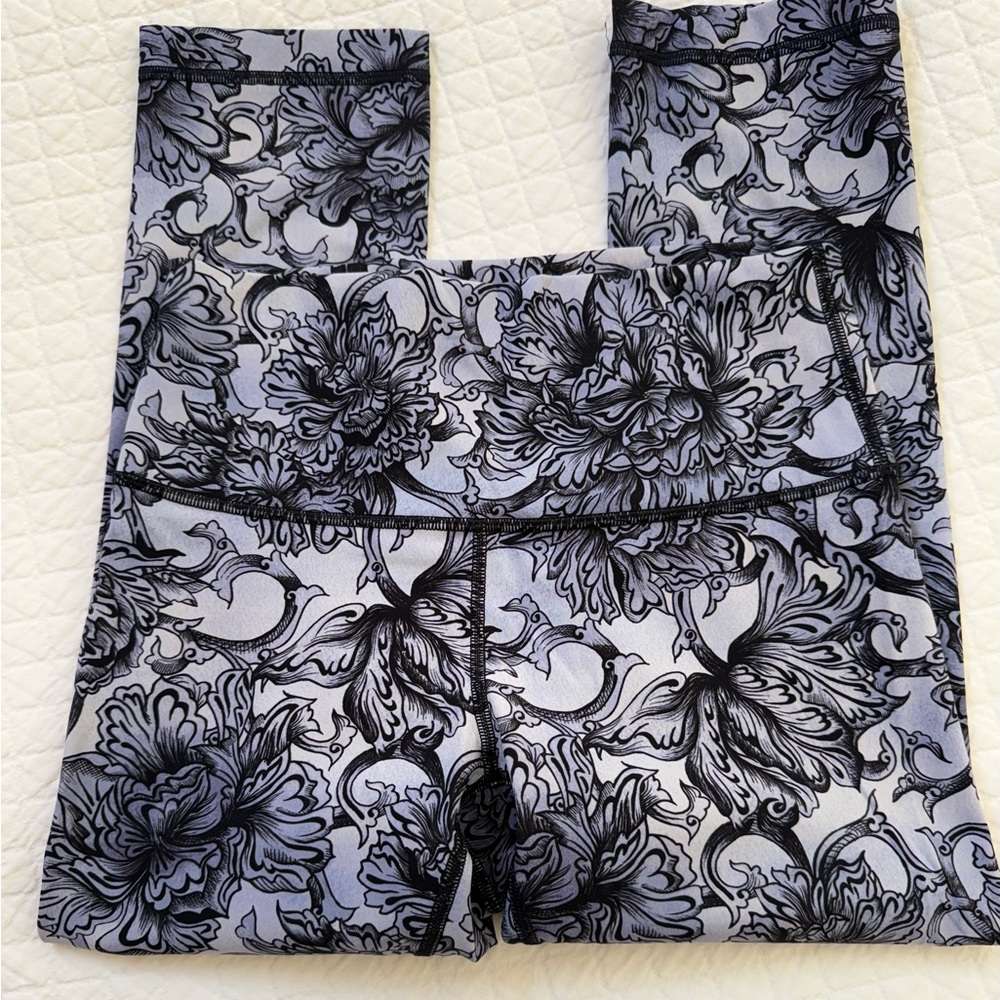 Floral Black and Gray Women's Leggings